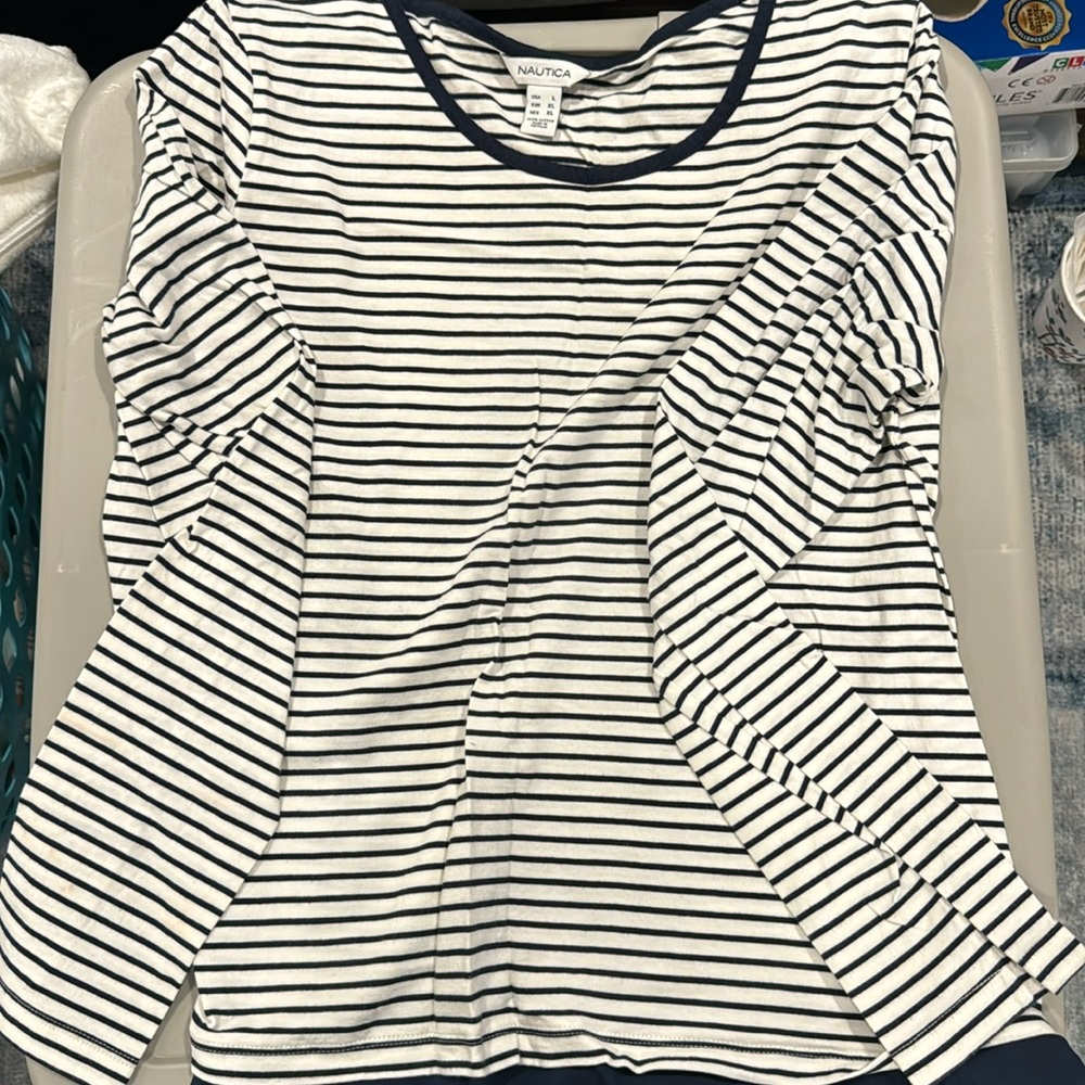 Nautica Women’s L Striped Navy and White Long Sleeve Tee EUC
